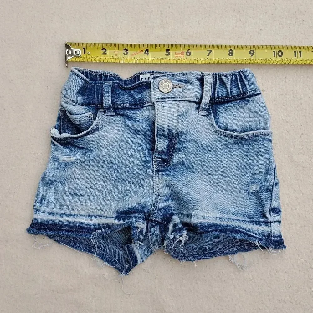 GAP Shortie distressed light wash denim jean shorts Size 4